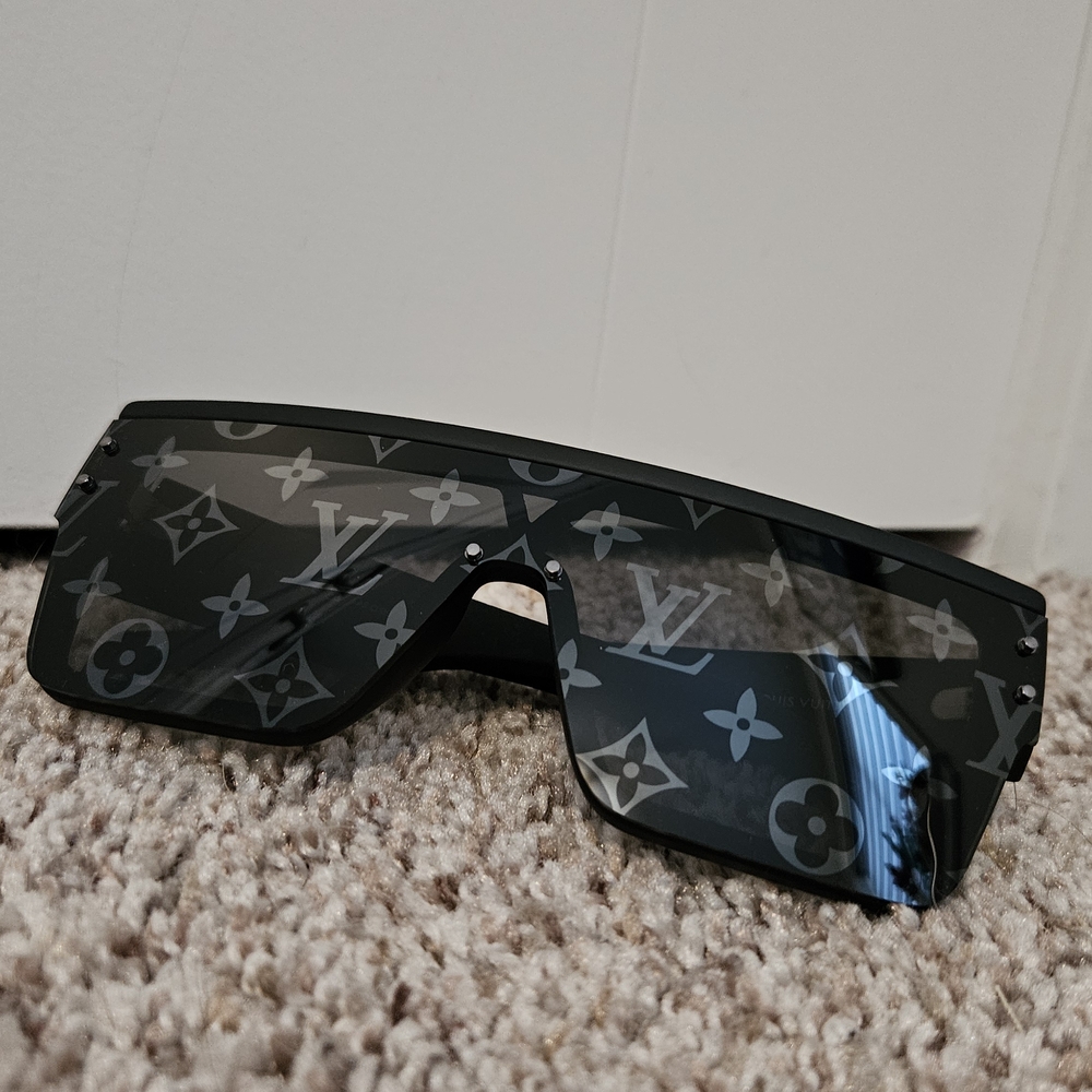 Louis Vuitton Waimea L Sunglasses